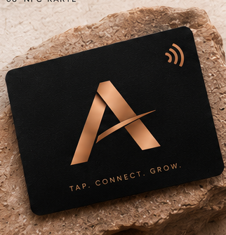 Schwarze web-A-mundo NFC Review Card mit Copper-Logo und dem Schriftzug Tap. Connect. Grow.